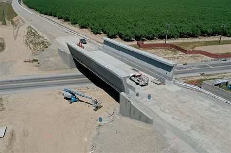 r/reading on Reddit: Does anyone remember a concrete building 